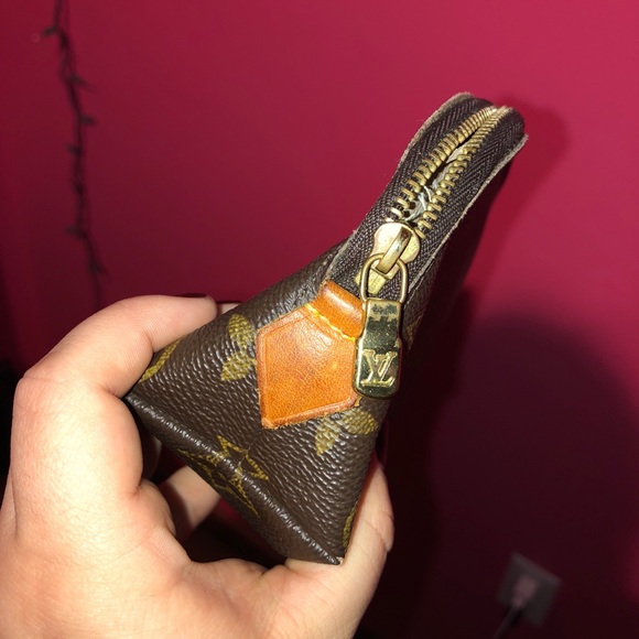 Louis Vuitton cosmetic pouch - Picture 4 of 8